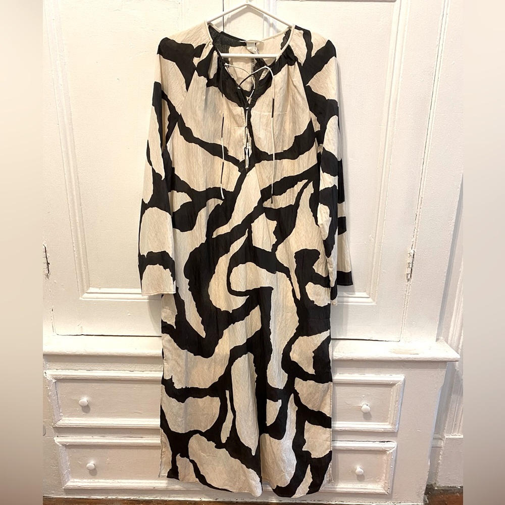 Unworn black & white tunic dress